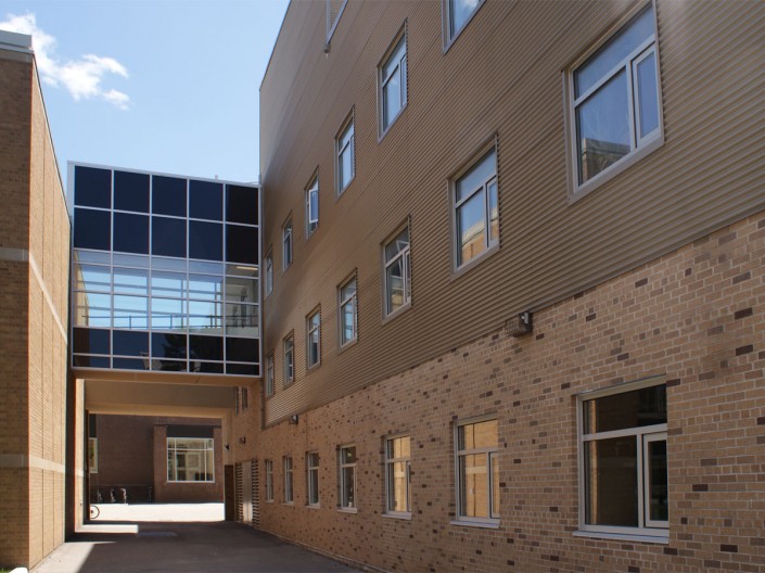 University of Waterloo Physics Lab Addition