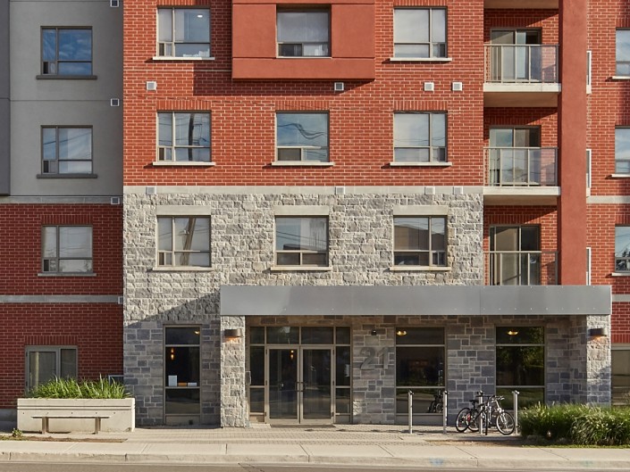 Apartment Building – 21 Columbia Street W.